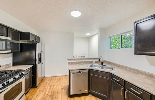 Photo - 668 S Lowell Blvd House