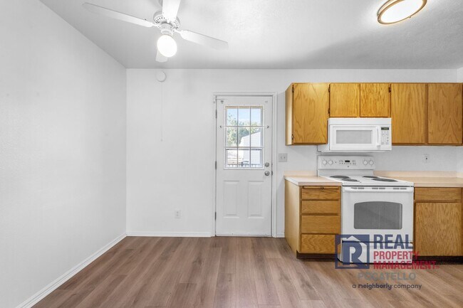 Foto del edificio - 1215 Cottage Ave