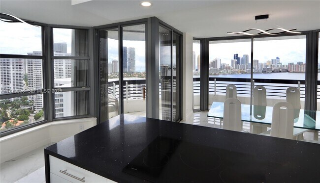 Foto del edificio - 3530 Mystic Pointe Dr