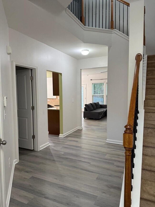 Foto del edificio - 2124 Greencrest Cir