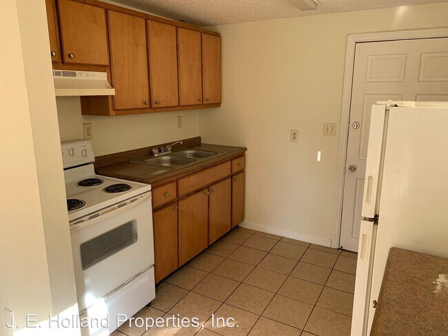 Building Photo - 2 br, 1 bath House - 8415 Hare Avenue
