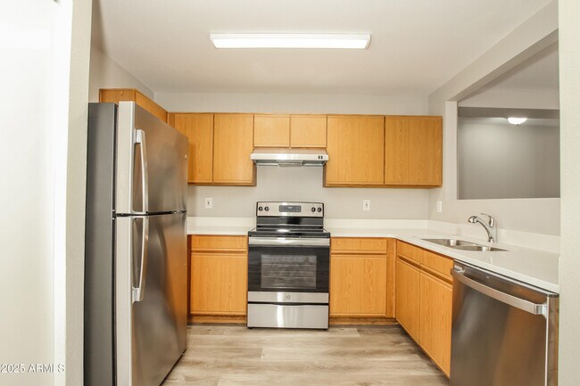 Building Photo - 12810 N 115th Ave