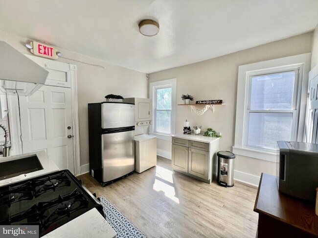 Foto del edificio - 4103 Liberty Heights Ave