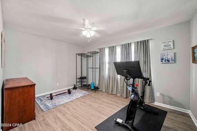 Foto del edificio - 15012 Royal Palm Ave