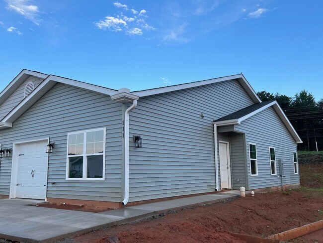 Foto del edificio - 111 Brawley Villas Pl