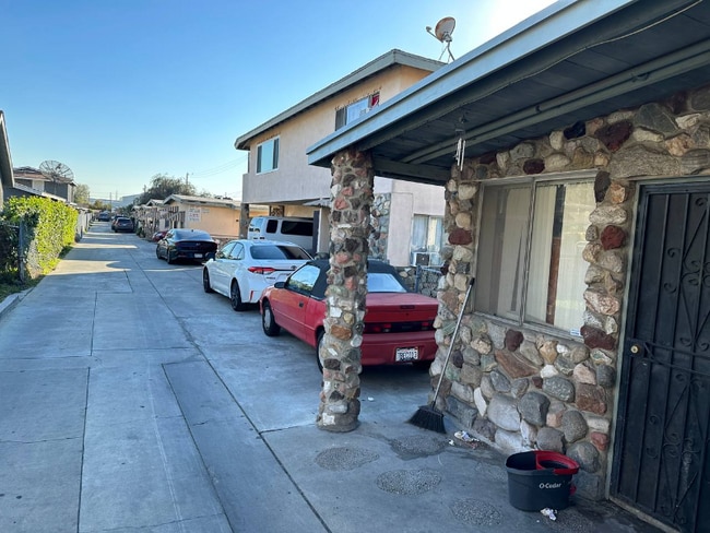 Foto del edificio - 5154 Santa Ana St