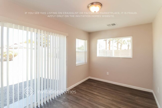 Building Photo - 10907 N 72nd Ave