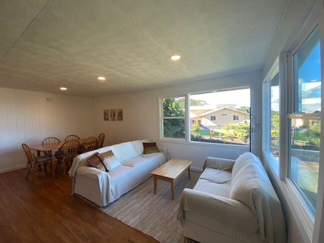 Building Photo - Kaumana Terrace! Furnished With Ocean Views!