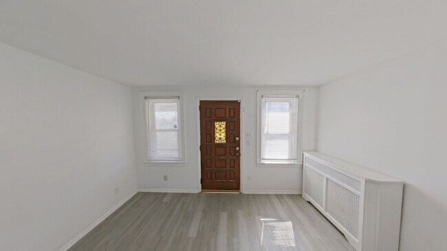 Building Photo - 6380 Marsden St