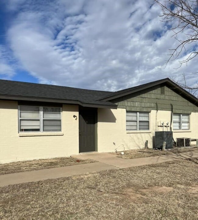 Building Photo - 6707 SW Beta Ave