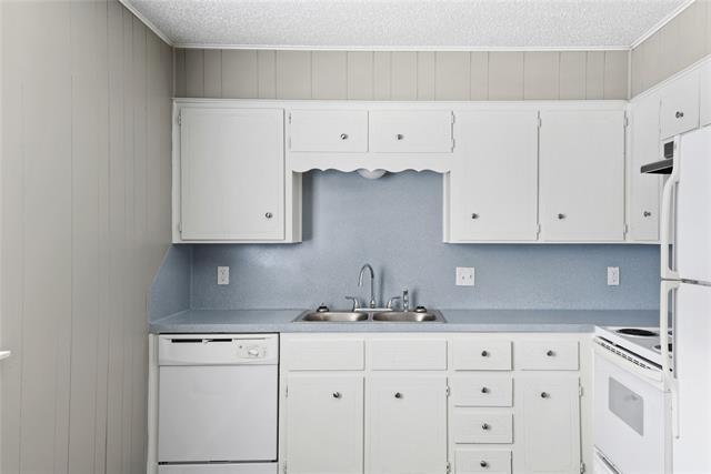Building Photo - 2806 Tucker Dr
