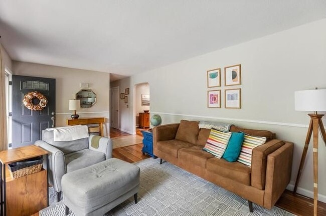 Building Photo - 51 Jason Dr