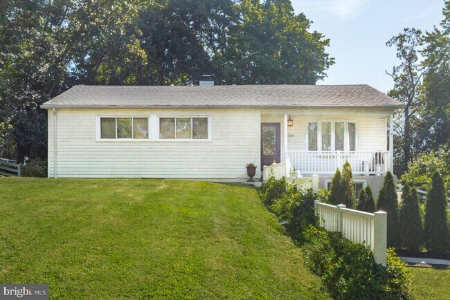 Building Photo - 2148 Old Dairy Farm Rd