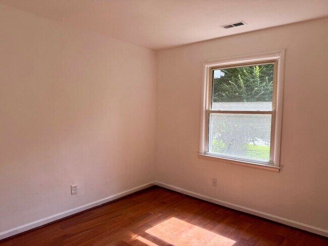 Foto del edificio - Spacious 4 Bedroom Green Run Ranch!