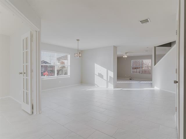 Building Photo - 4901 Thorn Hollow Dr