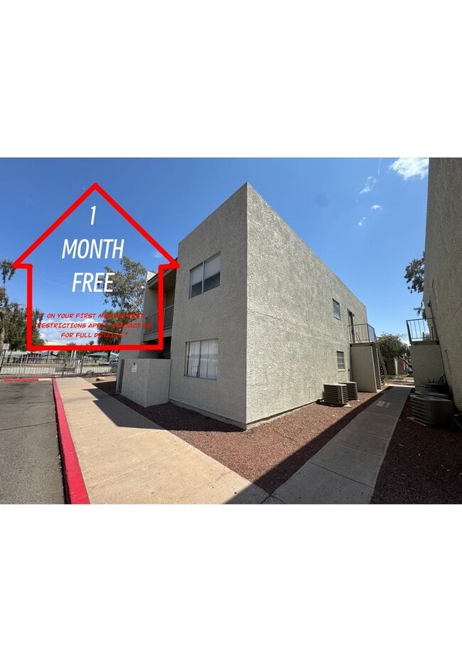 Building Photo - 2843 E Marconi Ave