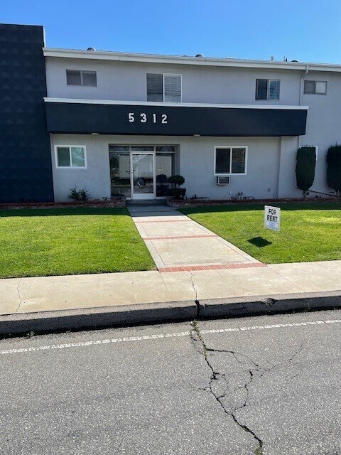 Foto del edificio - 5312-5318 Kester Ave