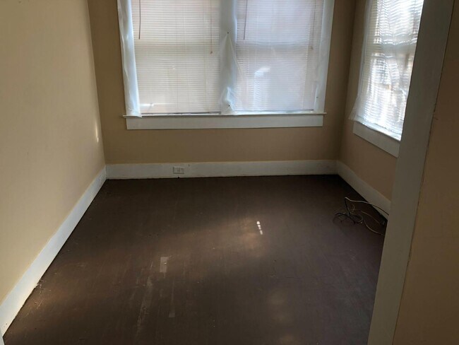 Building Photo - 764 Hopkins Dr