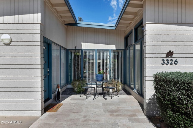 Building Photo - 3326 N 61st Pl