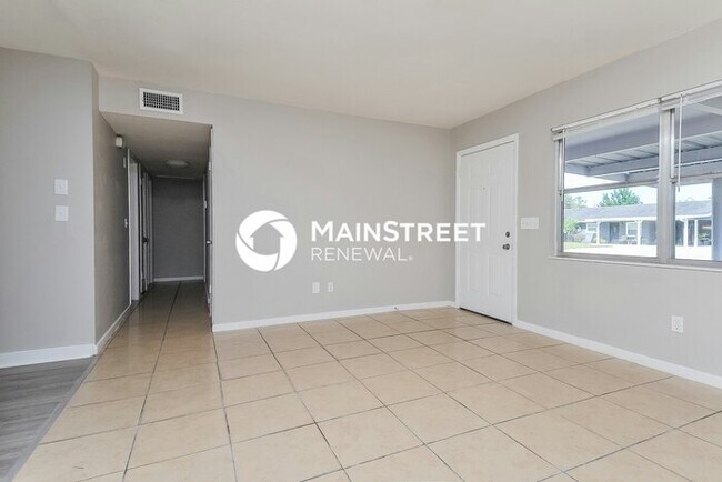 Foto del edificio - 4 Bedroom Pet-Friendly Home in Winter Haven, FL with Main Street Renewal
