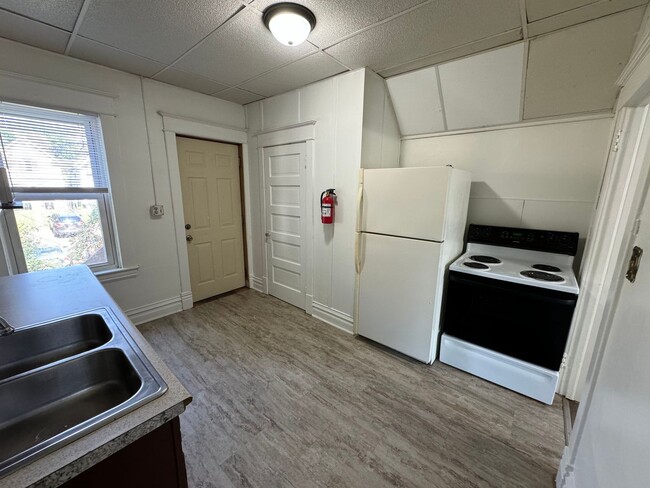 Building Photo - 3017 Restormel St
