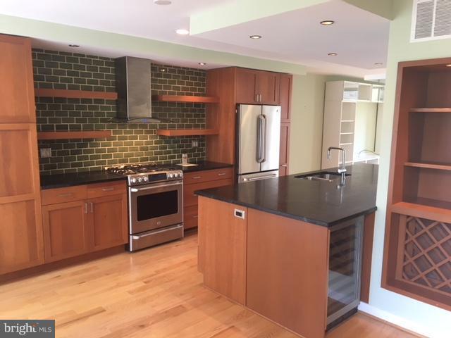 Foto principal - 11443 Washington Plaza W