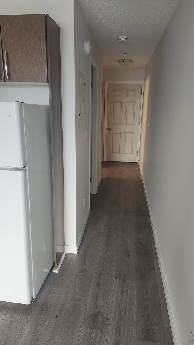 Photo du bâtiment - 3683 E Hastings St