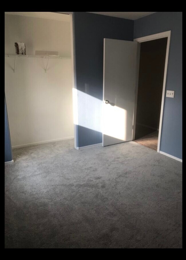 Foto del edificio - 1080 E Denim Trl