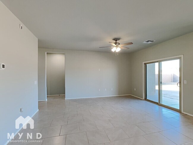 Foto del edificio - 7470 W Corona Rd