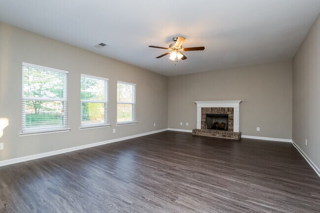 Foto del edificio - 102 Archer Ct