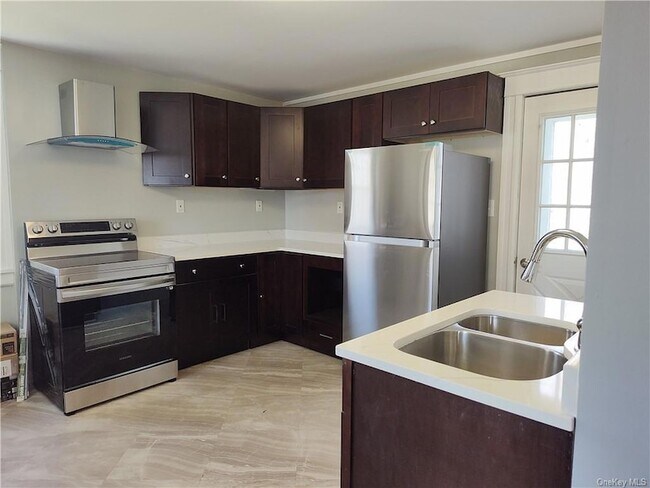 Foto del edificio - 5901 Route 9