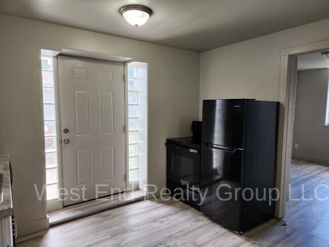 Photo - 105 S Harriet Ave Apartment