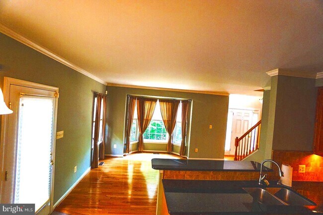 Foto del edificio - 5700 Clapham Rd