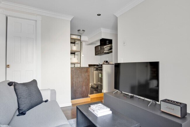 Building Photo - 229 1st Ave