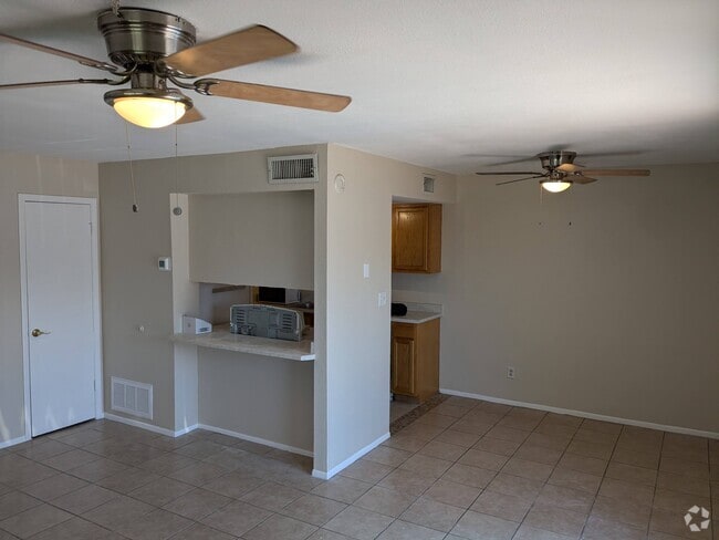 Building Photo - 5436 W Sheena Dr