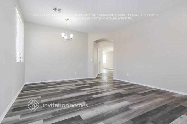 Building Photo - 12420 W Woodland Ave