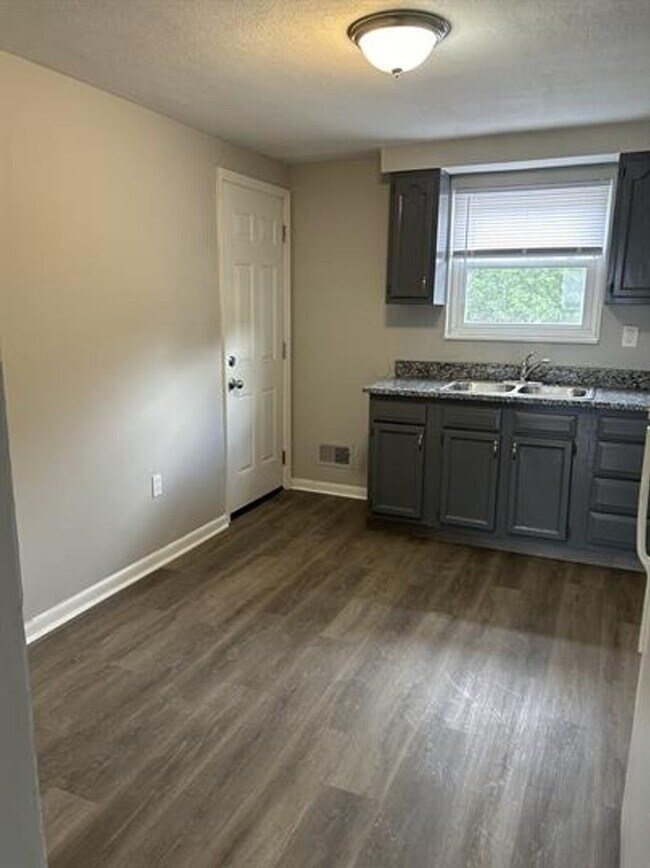 Foto del edificio - 4809 Saddlebrook Ln