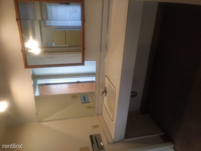 Foto del edificio - 1 br, 1 bath Apartment - 310 N Center St