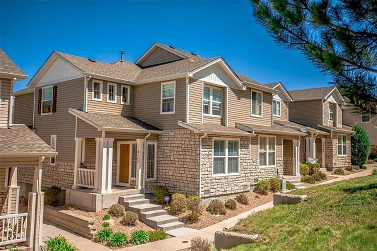Primary Photo - 3 bedroom townhome in Northeast Colorado Springs
