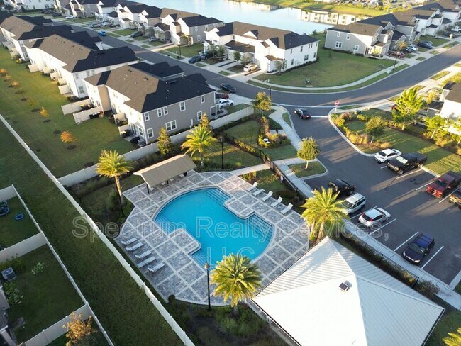 Foto del edificio - 9798 Fiddleback Ln