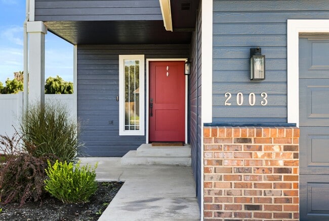 Building Photo - Non-Refundable & Security Deposit Total: $2600.00