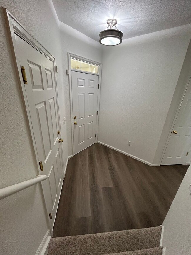 Foto del edificio - 4409 S Jebel Ln