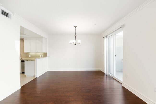 Building Photo - 1050 S Holt Ave