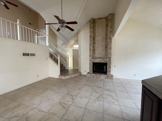 Building Photo - 12085 Meadow Gate Dr