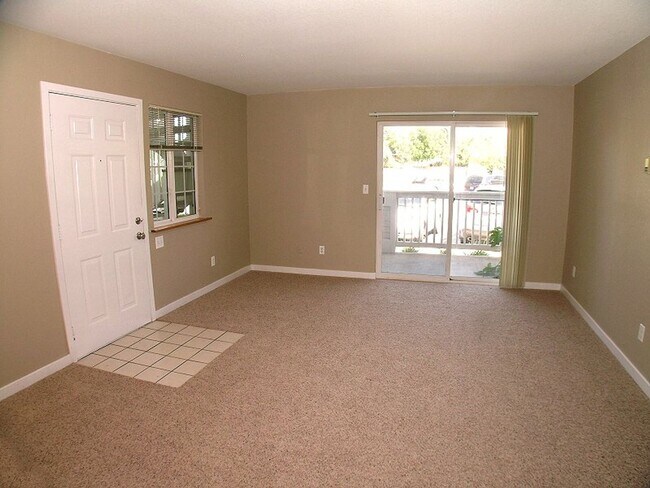 Foto del edificio - Convenient & Comfortable Condo Living Near...