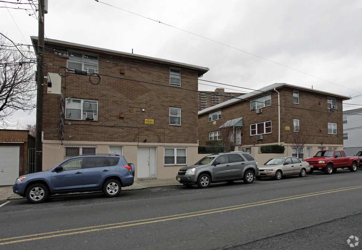 Foto del edificio - 5800 Broadway