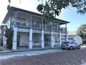 Building Photo - 215 Goldstein St