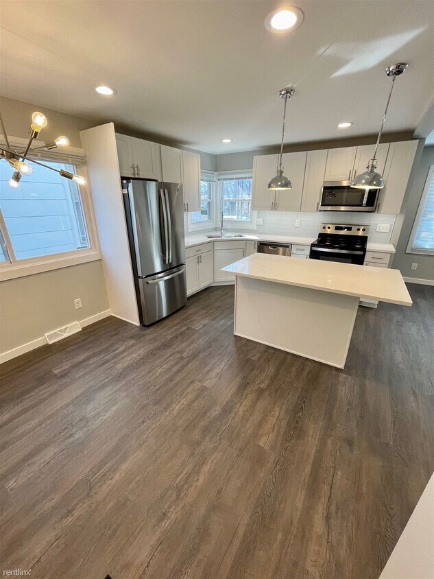 Foto principal - 3 br, 1 bath Duplex - 3352 S Pennsylvania ...