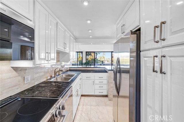 Building Photo - 4337 Marina City Dr