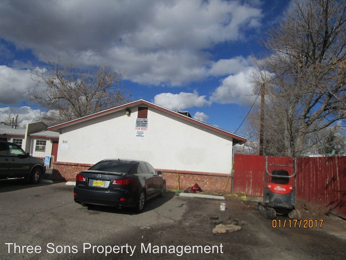 Primary Photo - 511 Candelaria Rd NW
